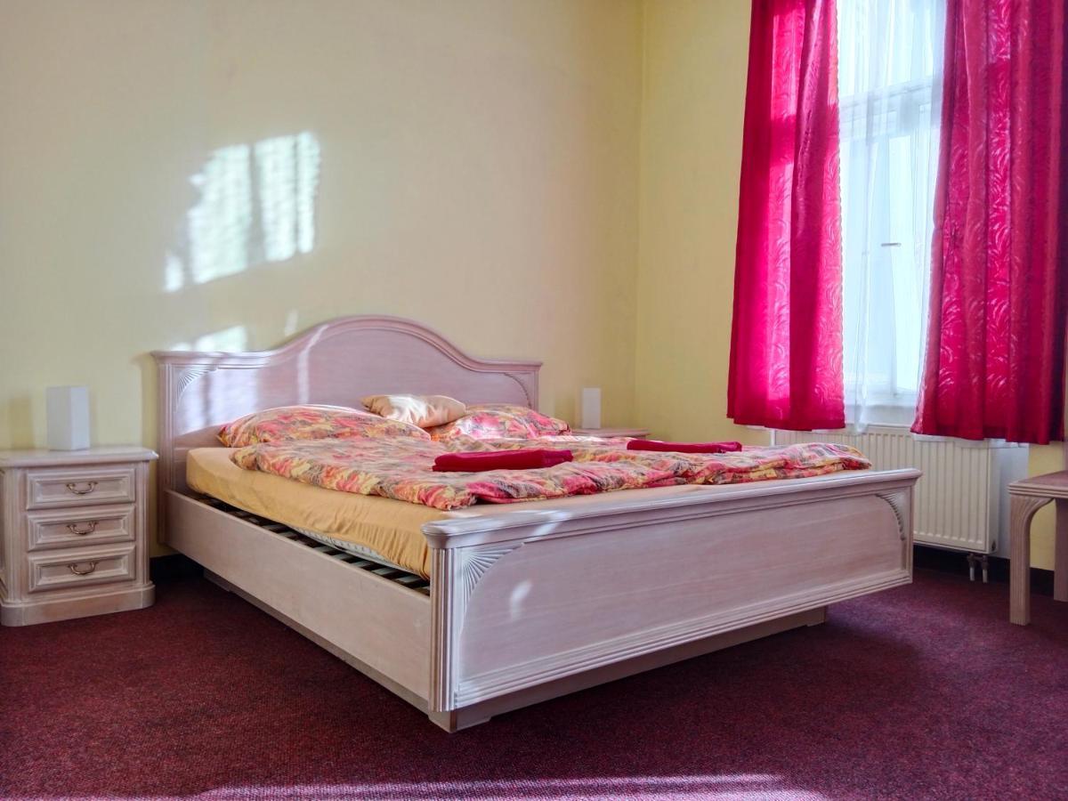 St. Maur Hotel Bečov nad Teplou Exterior foto